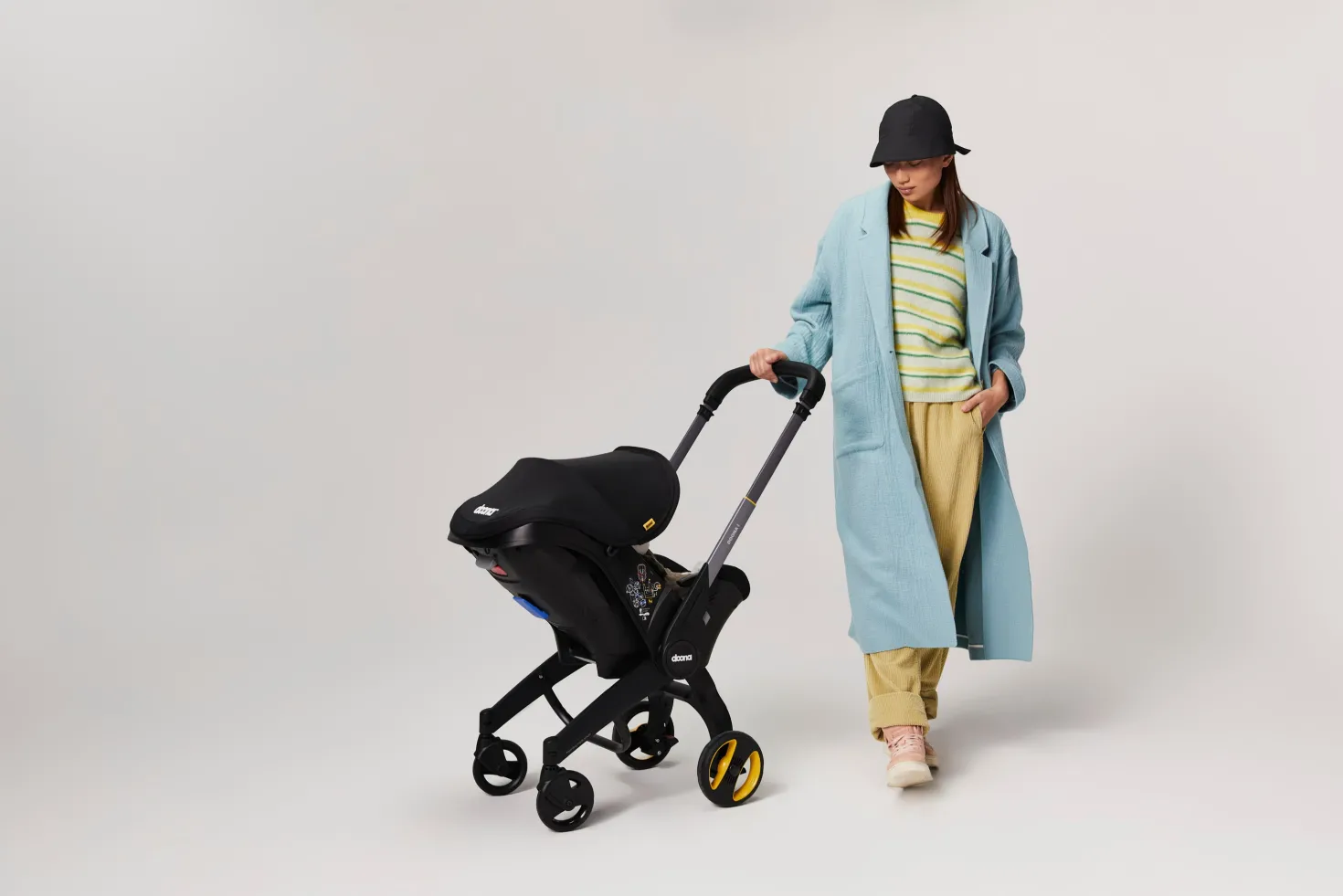 Doona I Babyskydd Och Barnvagn I Ett Nitro Black