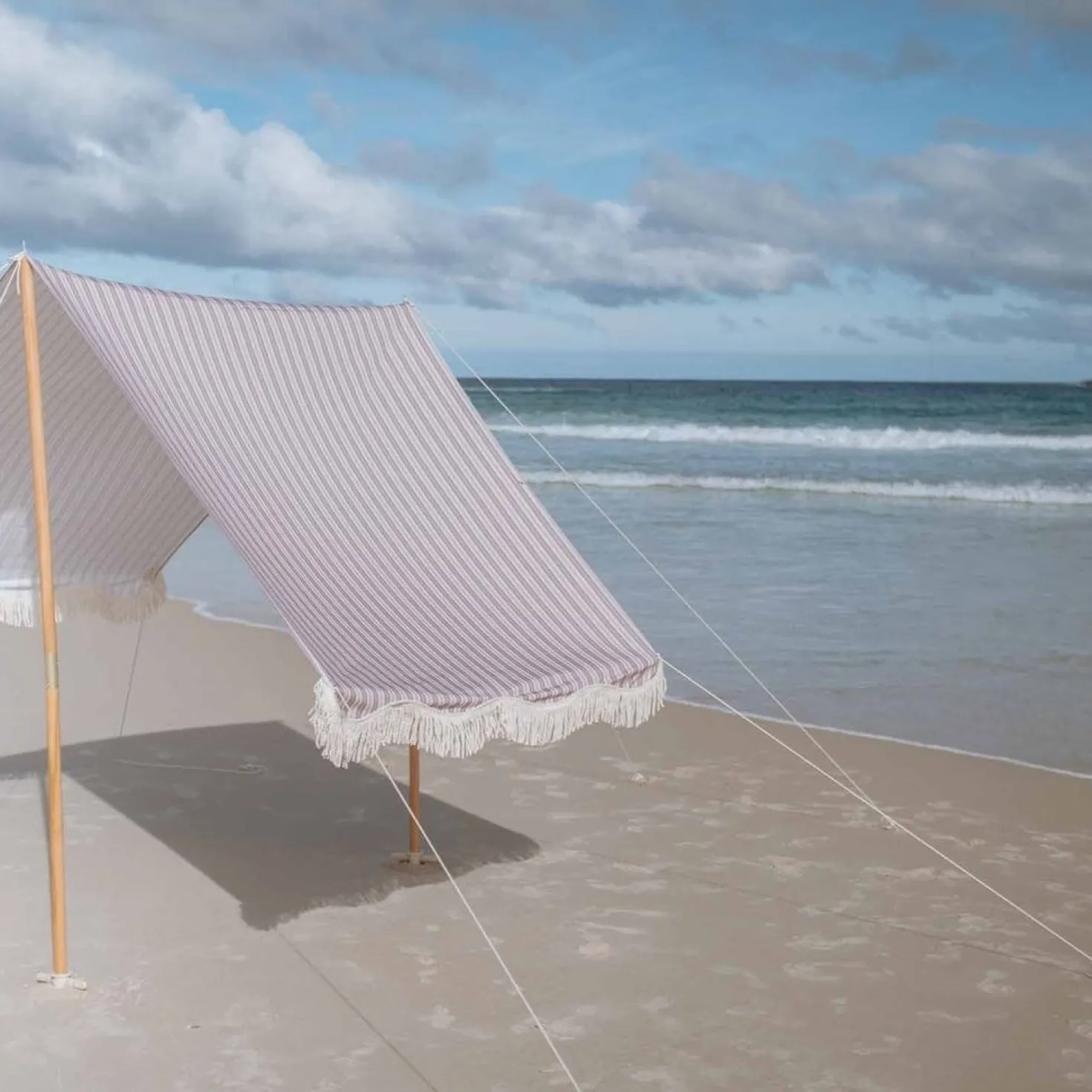 Emil Randigt Strandtält Taupe