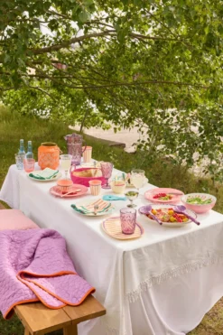 Quiltad Rutig Tyg Med Blommönster Purple