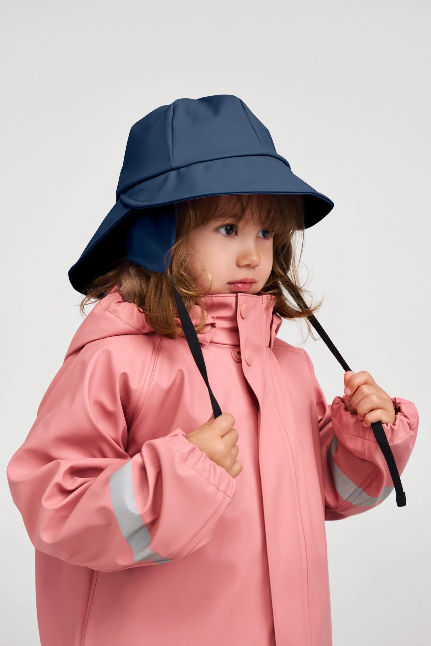Rainy Regnhatt Navy